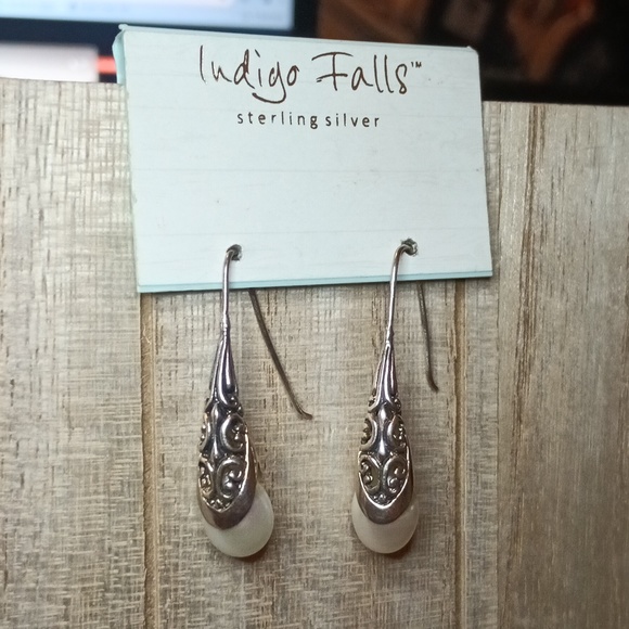 Indigo Falls 925 sterling silver genuine white split pearls dangle drop earrings - Picture 2 of 3